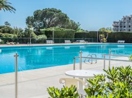 Cannes Marina Appart Hotel Mandelieu, serviced apartment in Mandelieu-La Napoule
