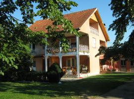 Apartments Domaćinstvo Nikolić: Valjevo şehrinde bir otel