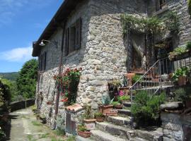 Poggio delle Rondini, hotel u gradu 'Bagnone'