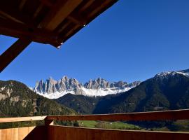 Putzerhof, hotel v destinaci Funes