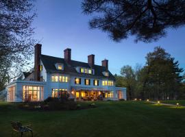 Four Chimneys Inn, hotel para golfe em Bennington