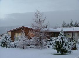 Pukenui Lodge: National Park şehrinde bir orman evi