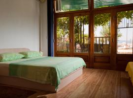 Apartmani Denis Vela, מלון בפודגורה