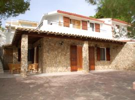 Stefania Apartments, hotell sihtkohas Porto Pino