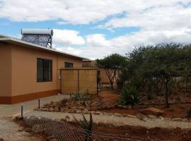 Cheetah View Lodge, hotel di Otjiwarongo