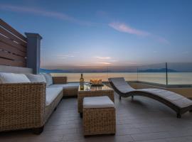 Diamante Beachfront Suites, hotell Xylokastronis