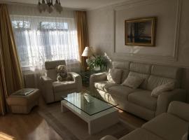5 Sterne Ferienwohnung Cattaleya, Hotel in Emden