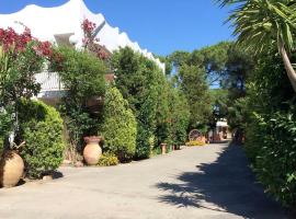 Camping Calabrisella, hotel v mestu Borgia