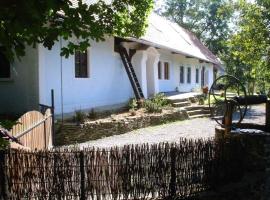 Historický objekt Ailit, cheap hotel in Podbranč