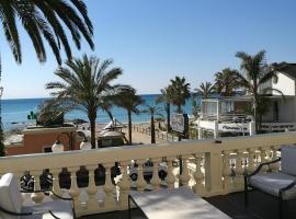 Hotel De La Plage, hotell i Pietra Ligure