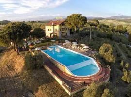 Tenuta La Lupa, hotel v destinaci Castellina Marittima