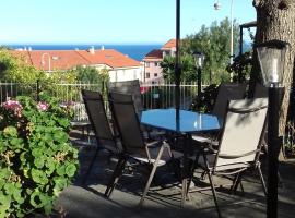 Appartamento con giardino privato, hotel din Santo Stefano al Mare