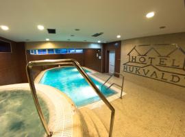 Wellness Hotel Hukvaldy POLOPENZE A WELLNESS V CENĚ, hotell i Příbor