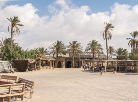 Kfar Hanokdim - Glamping & Camping, campsite in Arad