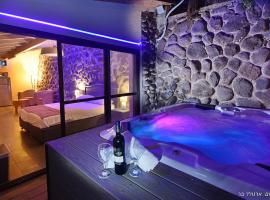 בקתה מקום טוב באמצע, accessible hotel in Kinneret