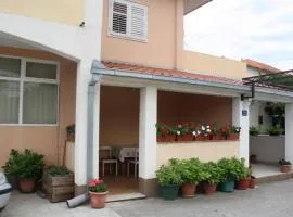 Apartments Miše