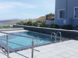 Our Villa Santorini โรงแรมในอาโกรตีรี