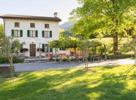 Ostello & Camping Riposo, hotel romántico en Losone