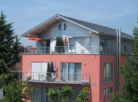 Haus Lorenz, Ferienwohnungen, hotel en Immenstaad am Bodensee