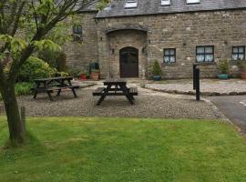 Middle Flass Lodge، فندق في Bolton by Bowland