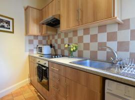 Mansfield Apartment, hotel with parking in Hawick