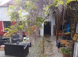 Gästehaus Kleine Mühle，位于多瑙河畔克雷姆斯的旅馆