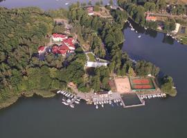 Ośrodek Szkoleniowo - Wypoczynkowy Guzianka, hotel v destinaci Ruciane-Nida
