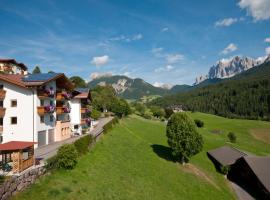 Residence Töglhof, hotel in Funes