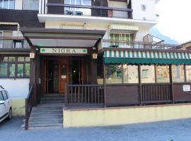 Pub Hotel Ristorante Nigra, hotel v destinaci Montjovet
