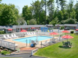 Barberry Court Motel &Cabins, hotell i Lake George