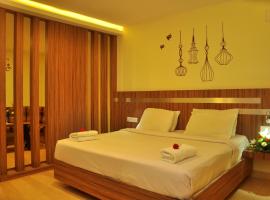 Vinayaga Inn by Poppys, Ooty, хотел в Ооти