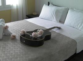 Meji House, hotel a Skala Kallirachis