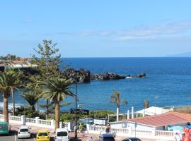 Ocean View Apartment at the beach Playa de La Arena, hotel in Puerto de Santiago