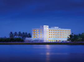 Hotel Naveen Lakeside, отель в городе Хубли