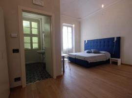 Palazzo Sacco Hostello Fossano、フォッサーノのホテル