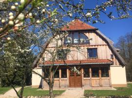 Stara Papiernia Zielony Lasek, hotel u gradu Krutyński Piecek