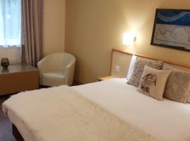 Travel Plaza Hotel, hotel in Desborough