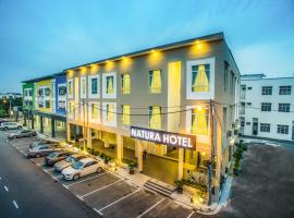 Natura Hotel, hotel di Nusajaya