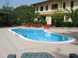Hotel Chiar Di Luna, hotel v destinaci Laino Borgo