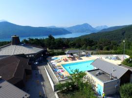 VVF Lac de Serre-Ponçon, hotel in Chorges