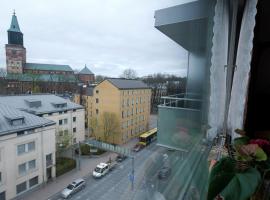 Cozy Apartment near Turku Cathedral Church, apartment in Turku