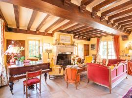 Le Petit Manoir des Bruyères, hotel v destinaci Villefargeau