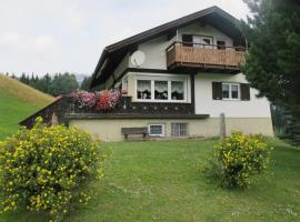 Gästehaus Marlies: Hirschegg şehrinde bir otel