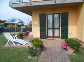 Il Glicine sul Garda casa vacanze, дом для отпуска в городе Монцамбано