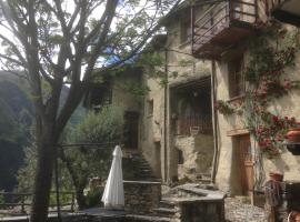 Casa Vacanze Roncaiola, casa de campo em Tirano