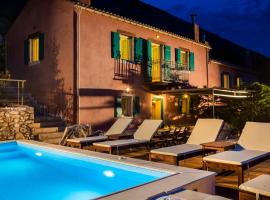 Iconic Villas - Villa Rosa, hotel económico en Agia Efimia