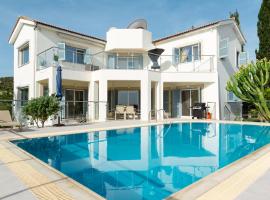 Villa Riverside, hotel cerca de Baths of Aphrodite, Poli Chrysochous