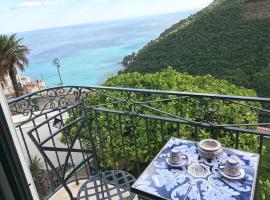 villa verde sul mare, hotel em Vietri