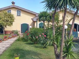 La Casa del Melograno, hotel v destinaci Santa Venerina