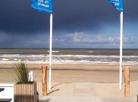 Studio South Beach with garden and free parking